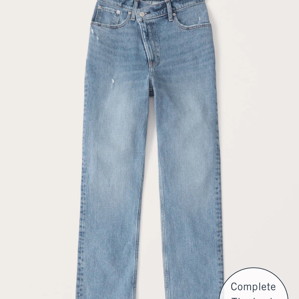 Abercrombie & Fitch The 90s Straight Ultra High Rise Jean